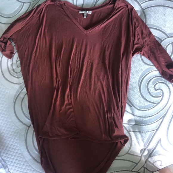 BURNT ORANGE V NECK TEE - Picture 4 of 4